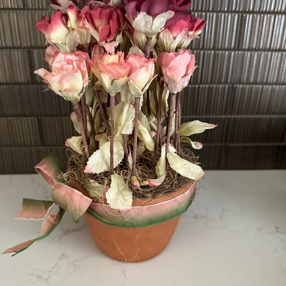 Decorative Wire Basket and Roses in Terracotta Pot - Picture 6 of 11